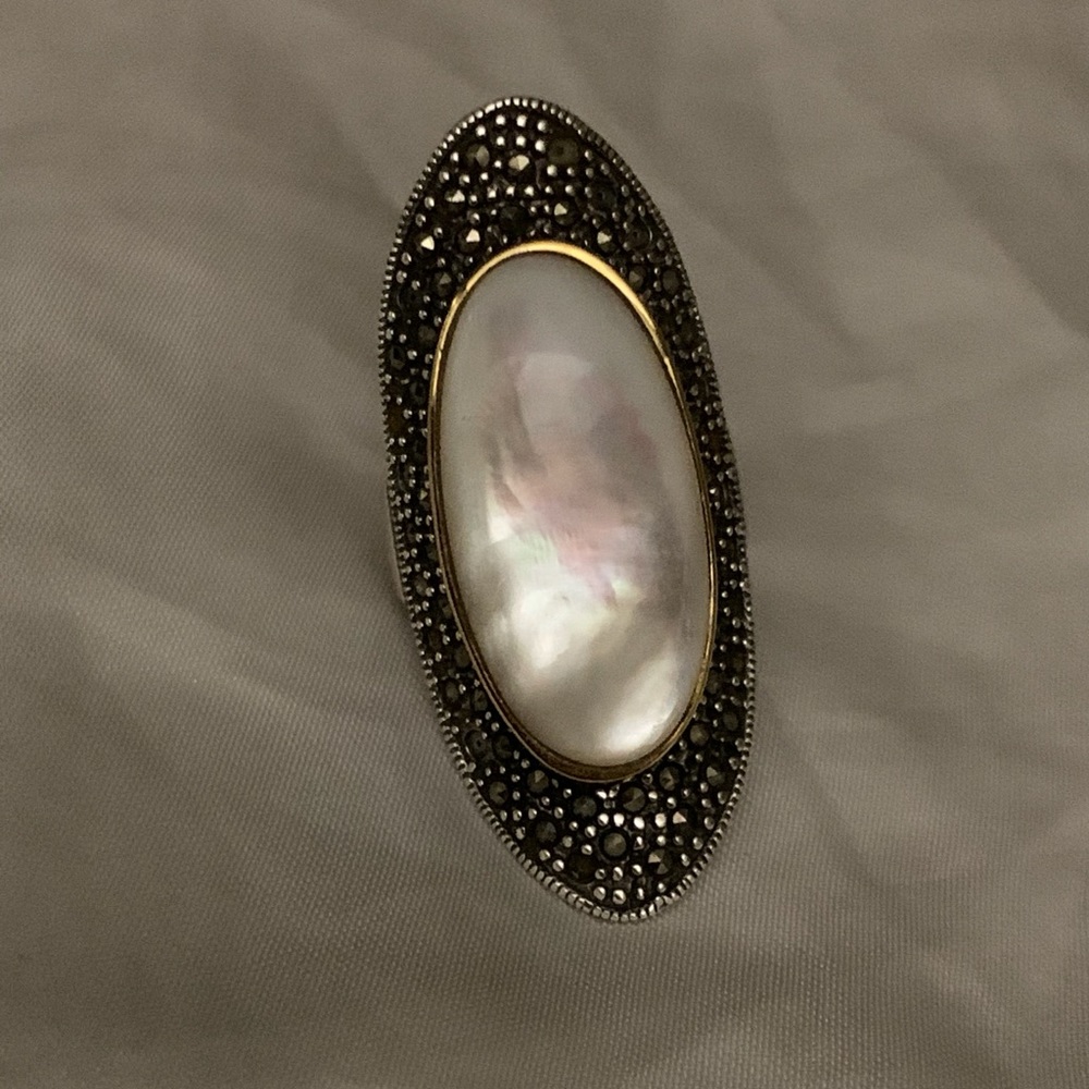 🌟 14k, 925 & Mother of Pearl elongated ring 💯 - Picture 6 of 8